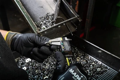 Precision Bolt Machining Enhances Strength And Reliability in Industrial Fast...